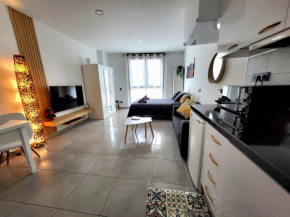 Smart Studio Waves Torremolinos